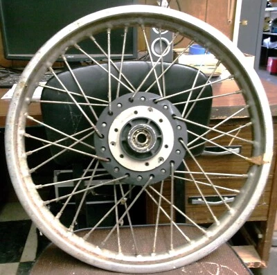 Used- Kawasaki 73-75 Z1/Z1AB Front Wheel, P/N# (Z1)41074-031 / #(Z1AB)41074-022 - Imagem 1 de 4