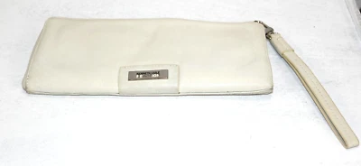Kenneth Cole Reaction Off White Muñequera Gris Interior Cierre Cremallera 9" X 4.5" Foto 1 de 3