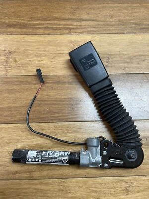 BMW F10 550i 2013-2016 cierre de hebilla de cinturón de seguridad delantero derecho OEM Foto 1 de 4