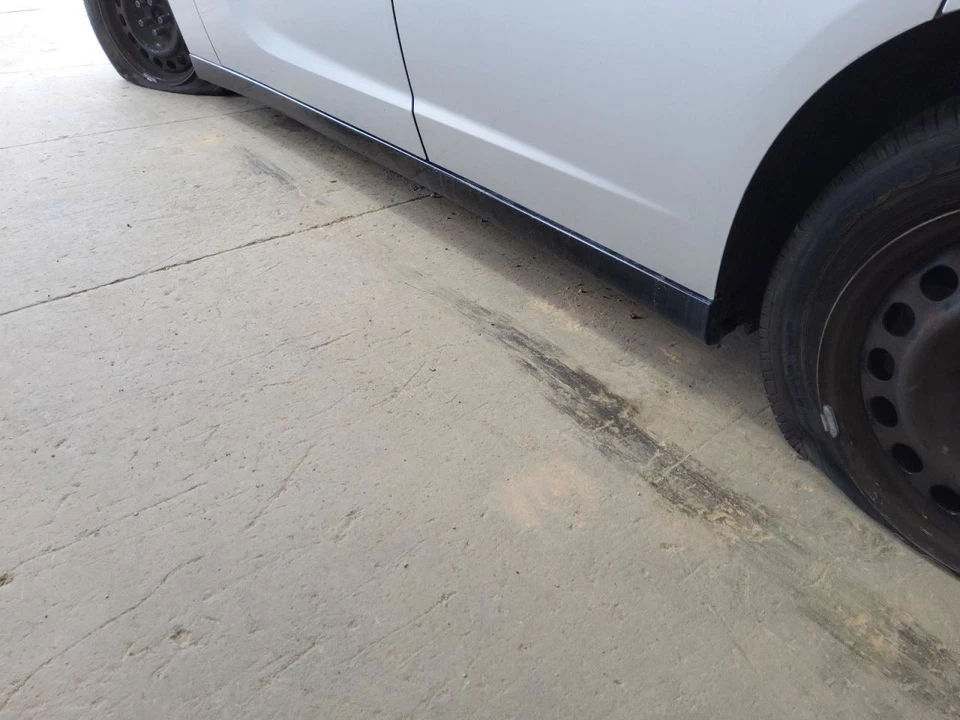 Driver Side CHARGER   2018 Rocker Panel Moulding 494241 - Image 1 of 1