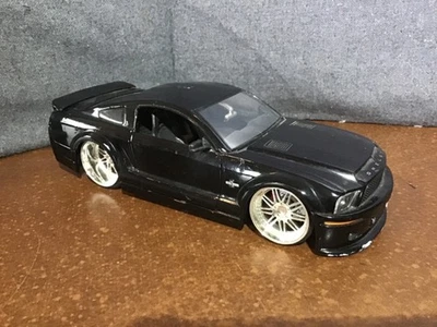 JADA  2008 Ford Mustang Shelby GT-500 ~ 1/24 SCALE ~ Black - Image 1 of 4