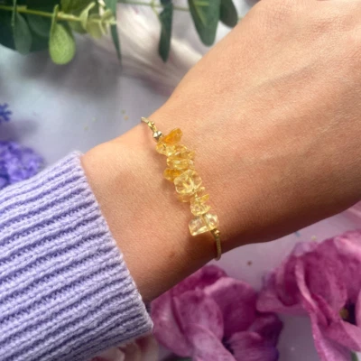 Pulsera con chip de citrino delgado - dorada Foto 1 de 2