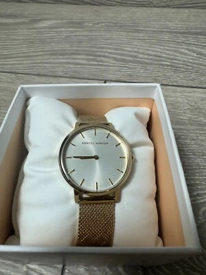 Reloj analógico pulsera esfera blanca chapado en oro 35 mm Rebecca Minkoff para dama Foto 1 de 4