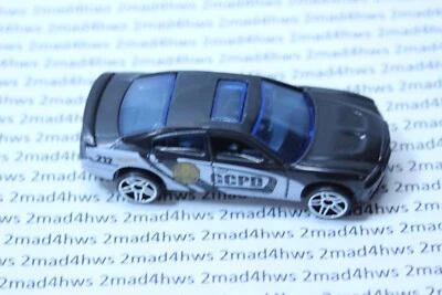 Paquete Hot Wheels pull BATMAN 5 pack negro '11 Dodge Charger R/T GCPD Superman Foto 1 de 4