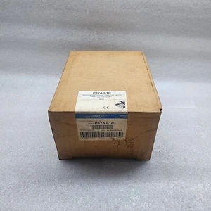 JOHNSON CONTROLS P32AJ-1 PRESSURE SWITCH 1.25KPA P32AJ-1C - Picture 1 of 9