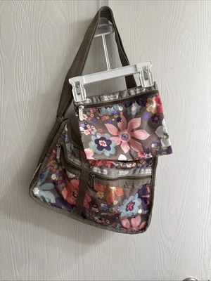 Bolso LeSportsac Grande Marrón Floral 2 Compartimentos Expandible De Lujo para Todos los Días y Pequeño Foto 1 de 4