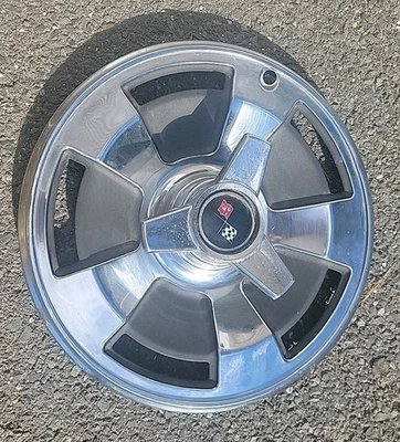 1966 年仅雪佛兰 Corvette 转轮盖轮毂盖原始设备制造商通用 3964518 — 第 1/3 张图片