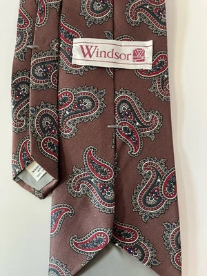 Vintage Windsor Neck Tie 100% Silk  Paisley Classic 58" 3.5" - Image 1 of 4