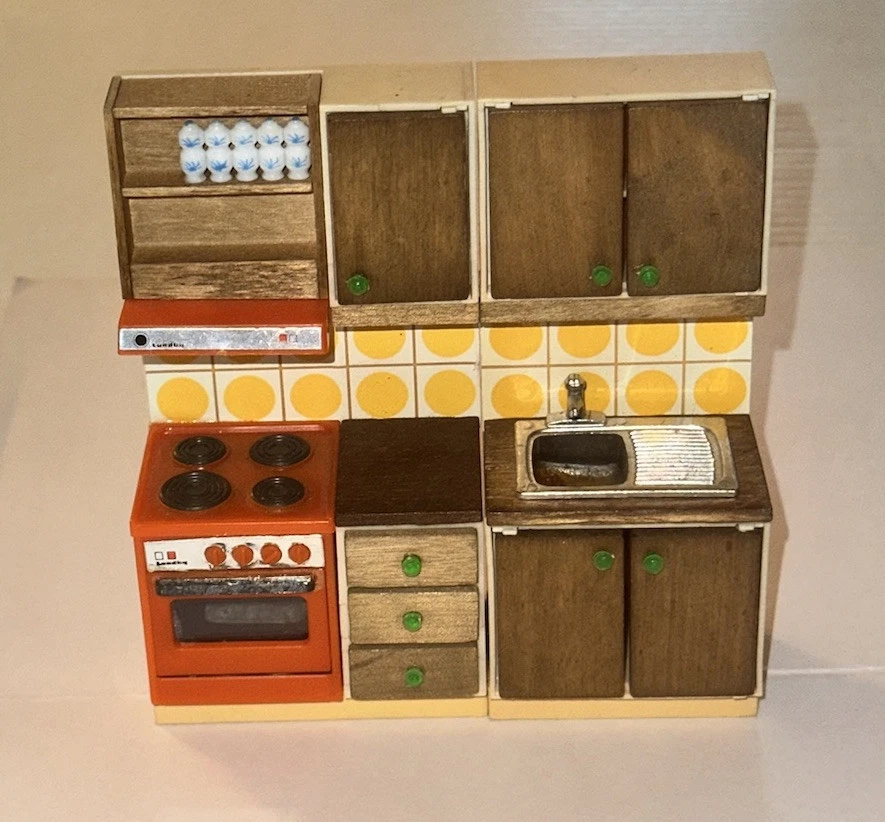 LUNDBY Electrodomésticos de cocina Cocina/Estufa Fregadero Gabinetes 1:16 De Colección Muebles para Casa de Muñecas Foto 1 de 4