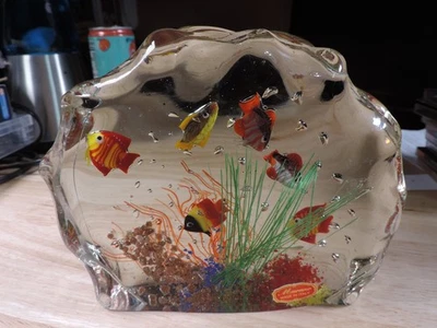 VTG Large Vibrant Murano Italy 6 Fish Aquarium Glass Sculpture Paperweight - Image 1 of 4