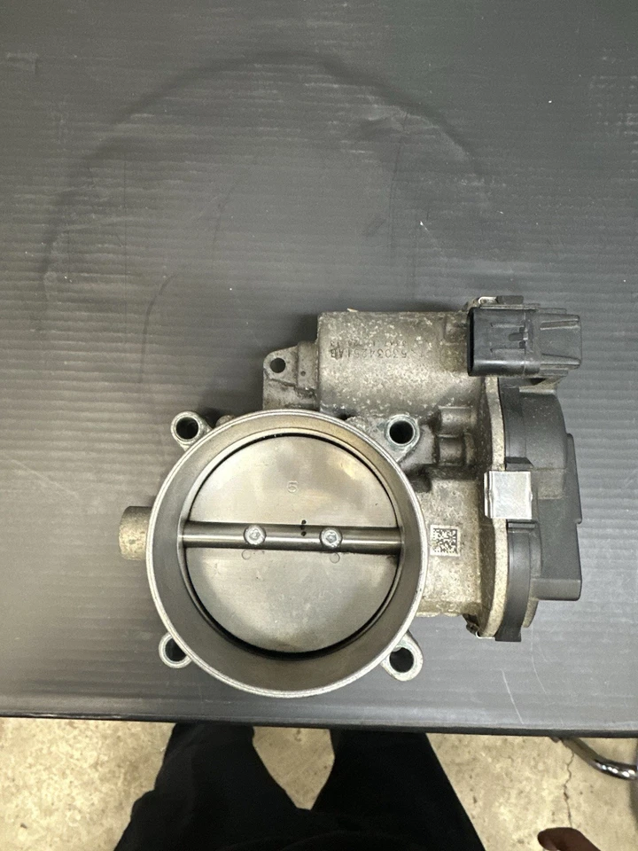 Dodge Charger Challenger Ram 5,7 L 6,4 L Hemi 2013-2018 carrocería del acelerador 53034251AB Foto 1 de 1