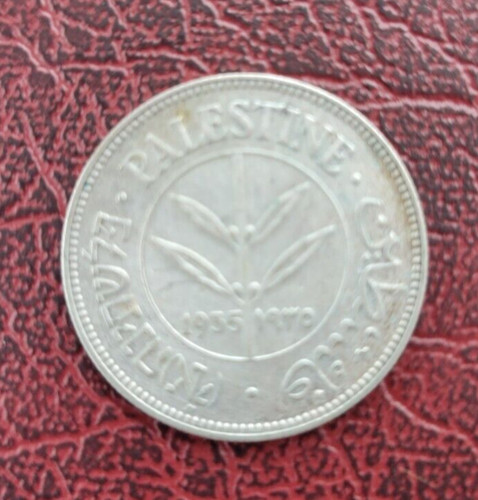 Foto 1 di 2