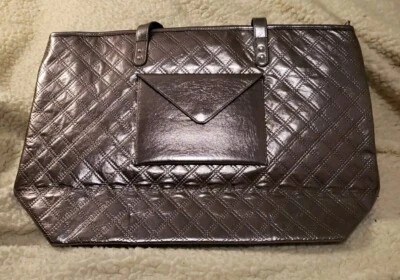 Bolso de Mano Bath And Body Works Plateado con Cremallera y Bolsillo Nuevo Con Etiquetas Foto 1 de 4