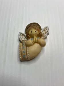 Hallmark Holiday Christmas Lapel Pin  Vintage Praying Angel With Halo 1973 - Picture 1 of 3