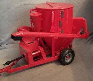Molinillo/mezclador Case IH 1999 Ertl escala 1/16 fundido a presión - Imagen 1 de 11