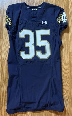Camiseta deportiva de fútbol americano de Notre Dame 2023 emitida por el equipo Under Armour Dublín Irlanda #35 Foto 1 de 4