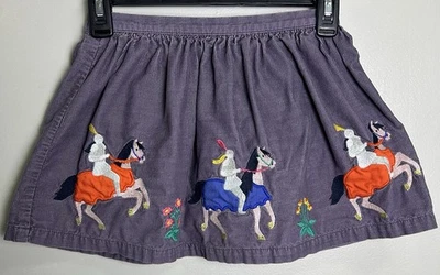 Falda Mini Boden Niñas Pana Púrpura Con Caballos Bordados. Talla 6 - 7 Foto 1 de 4