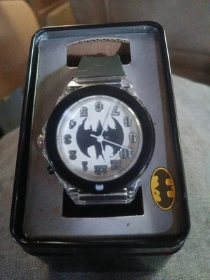Reloj Batman Blanco y Negro con Pulsera de Goma Foto 1 de 4