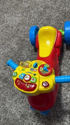 Triciclo de 3 ruedas para niños Foto 1 de 2