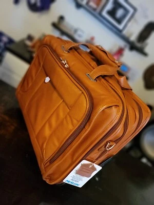 Bolso para computadora Mcklein West Town cuero de becerro grano guijarro - marrón Foto 1 de 3