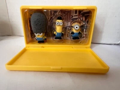 Contenedor amarillo British Minions Universal Studios Thinkway Toys Foto 1 de 4