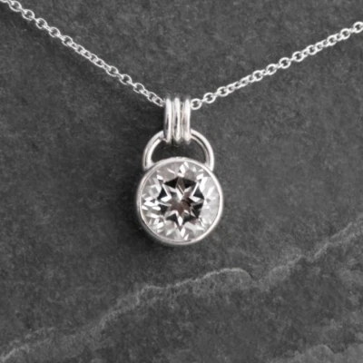 Colgante de piedras preciosas redondas de circón 925 de plata maciza hecho a mano joyas para ella Foto 1 de 4