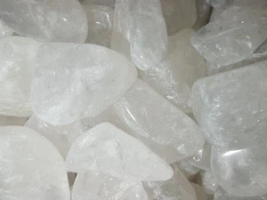 Lote de 300 gramos de cristal de cuarzo lechoso caído de 15 a 50 g piezas medianas pequeñas - Imagen 1 de 11