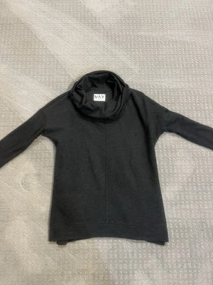 Suéter pequeño gris carbón Mark New York para mujer Foto 1 de 4