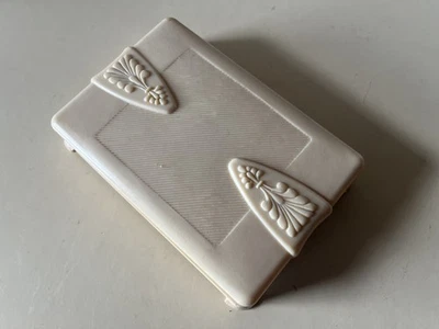 Vintage Hollywood Jewellery Box Art Deco Cream Bakelite a/f - Image 1 of 4