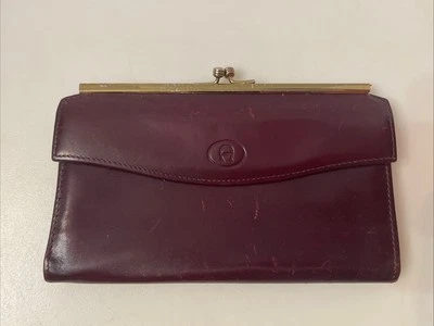 "Cartera de cuero vintage Etienne Aigner borgoña 7,25""x4,5""" Foto 1 de 4