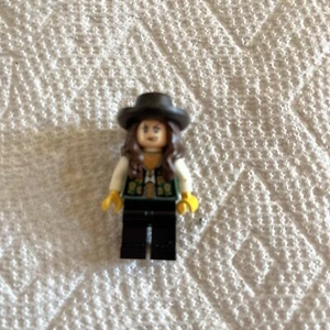 LEGO Pirates Caribbean Angelica Minifigure From 4195 Queen Anne's Revenge Ship - Picture 1 of 9