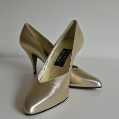 Stuart Weitzman Gold Patent Leather Pump Stiletto High Heels US8.5 UK6.5 Narrow - Image 1 of 4