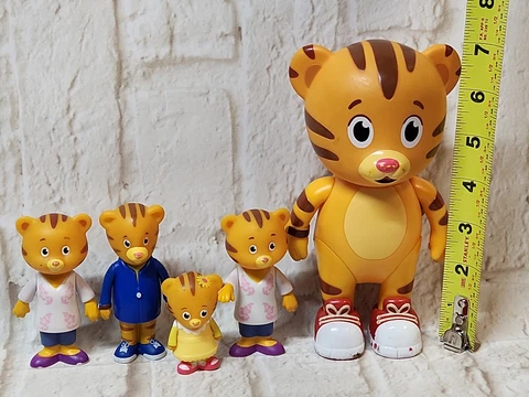 Daniel Tiger's Neighborhood Toys Figures - Lot of 5 Figures Cover