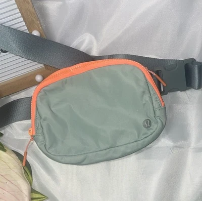Bolso Cinturón Lululemon Everywhere Verde Ártico Verde Azulado Naranja Foto 1 de 4