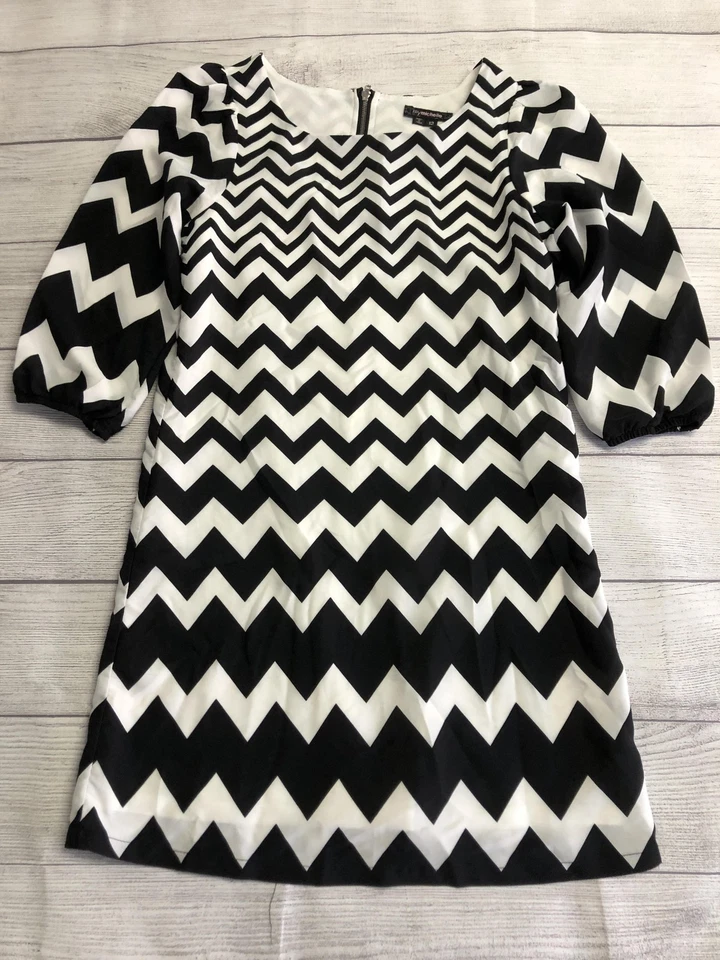 Рубашка My Michelle молодежная 12 черная белая с шевроном зигзагообразными рукавами-затяжками сзади топ на молнии - Изображение 1 из 4