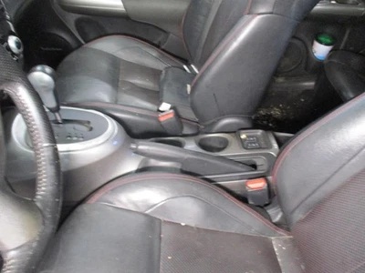 Consola central inferior delantera usada se adapta a: Nissan Juke 2013 piso AT CVT inferior delantera Foto 1 de 4