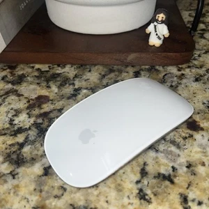 Apple Official Magic Mouse 2 Bluetooth Rechargeable A1657 White Tested - Afbeelding 1 van 7