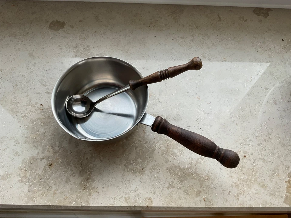 PFANNE: BUTTERPFÄNNCHEN mit Löffelchen Edelstahl 18/10 rostfrei, Vintage/ Retro  - Bild 1 von 4