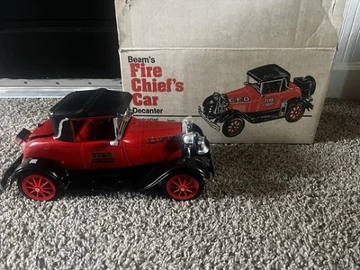 Jim Beam 's Whiskey Fire Chief's Car Decanter porcelana genuina artesanal EE. UU. Foto 1 de 4