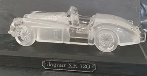 Glass Model Jaguar XK 120 Paperweight on Black Ash Stand Mount 5.5cm x 6cm - Picture 1 of 24