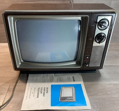 Vintage 1981 Sears TV Portable Colored Television Set w/dials, NOT WORKING??? - Image 1 of 4