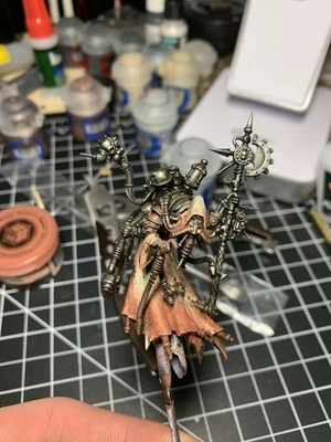 Grimdark Pintado Tech-Priest Dominus Adeptus Mechanicus Skitarii Forgebane 40k Foto 1 de 4