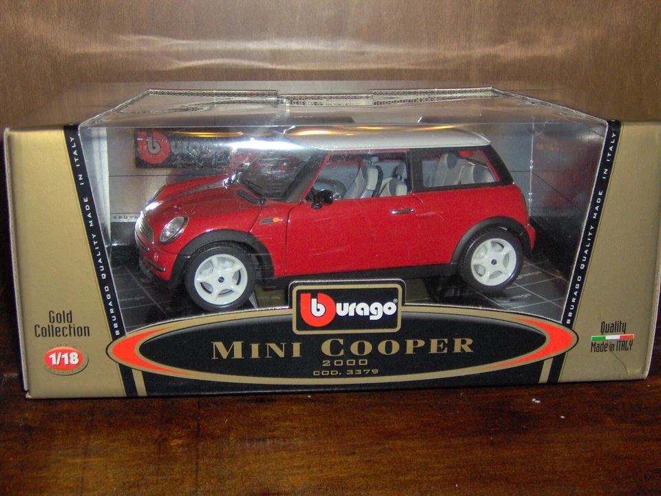 MINI COOPE 2000 BURAGO 1/18  - Immagine 1 di 1