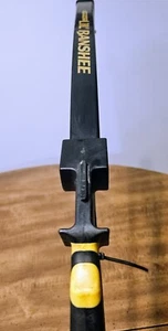 Barnett Lil’ Banshee 34” Bow & Arrows For Juniors Outdoors Archery - Picture 1 of 9