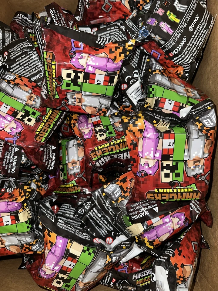 Minecraft Blind Bag Mystery Figures Mojang Hangers Series 3
