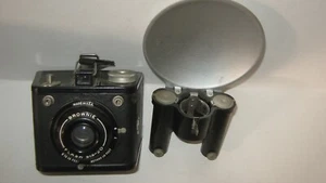 VINTAGE ROLL FILM CAMERA OLD (KODAK ?) BROWNIE FLASH SIX-20 - Picture 1 of 1