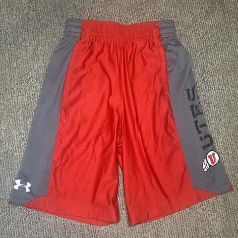 Under Armour Mens S Loose Basketball Shorts University of Utah Utes Grey Red Cover