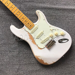 Electric Guitar Custom Nitrolacquer Finish White 3S Pickup Dot Inlay Maple Neck