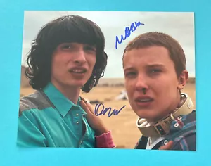 Millie Bobby Brown + Finn Wolfhard - STRANGER THINGS firmato, autografo originale - Foto 1 di 1