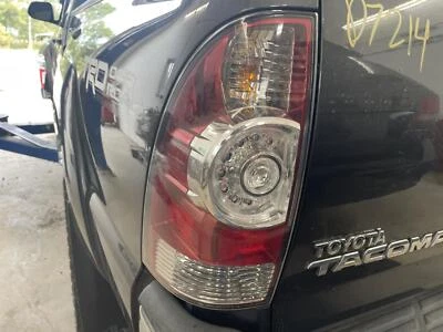 Conjunto de luz trasera izquierda usado se adapta a: Toyota Tacoma 2012 con LED izquierdo grado A Foto 1 de 4